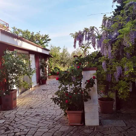 Lena Bed and breakfast Turi