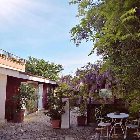 Lena Bed and breakfast Turi