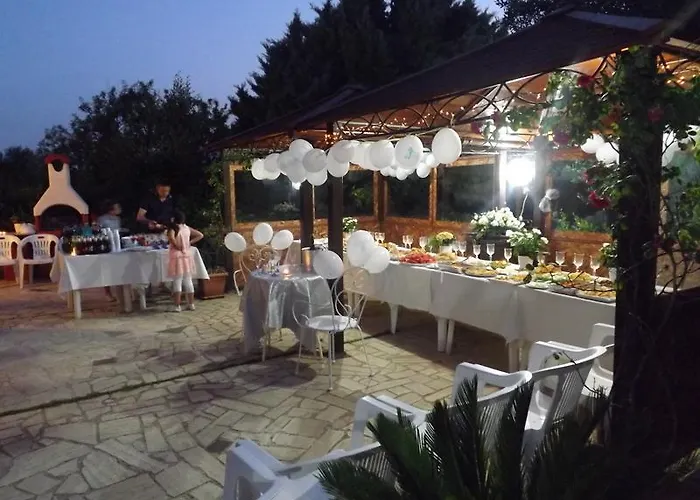 Lena Bed & Breakfast *